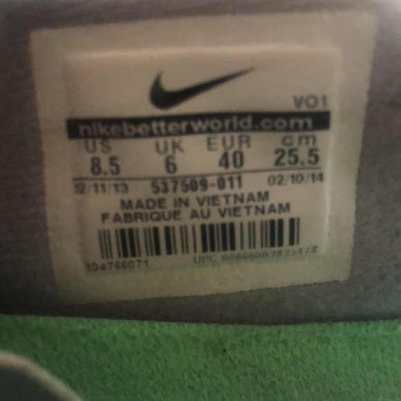 Nike Training Shoes -💚💙🤍- Barely Worn - Picture 4 of 15